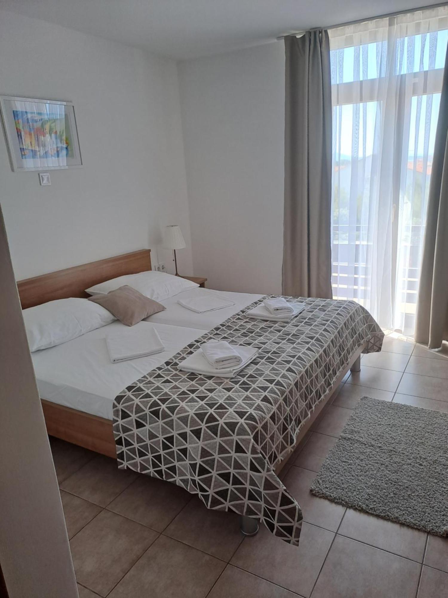 Hotel Albamaris Biograd Na Moru Buitenkant foto